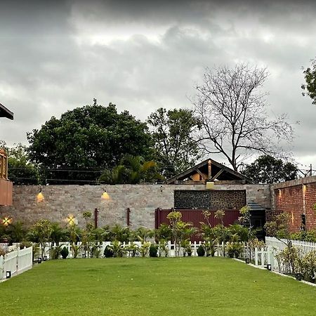 Yashmay Villa Club & Resort Gonda Eksteriør bilde