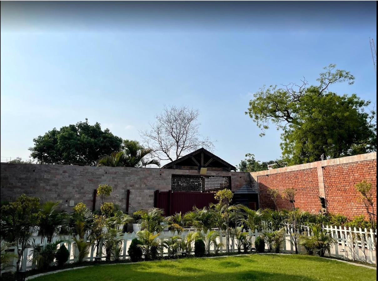 Yashmay Villa Club & Resort Gonda Eksteriør bilde