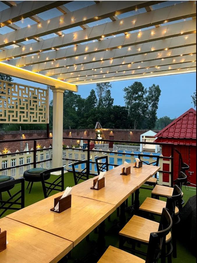 Yashmay Villa Club & Resort Gonda Eksteriør bilde